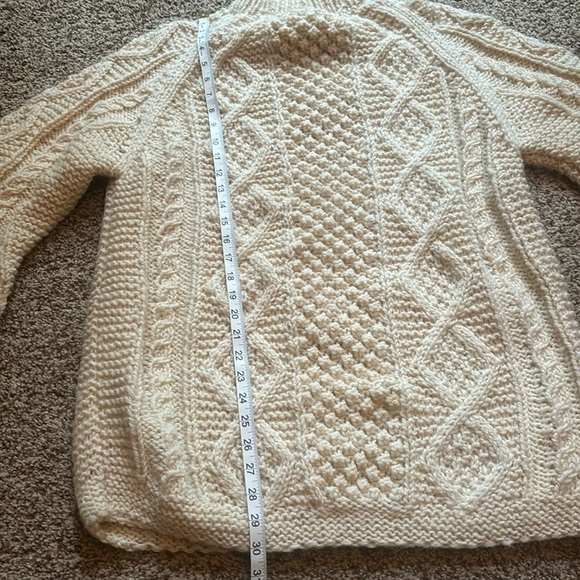 Beautifully Made Cream Color Cable Knit Crewneck Sweater, Women’s Large - Picture 8 of 9